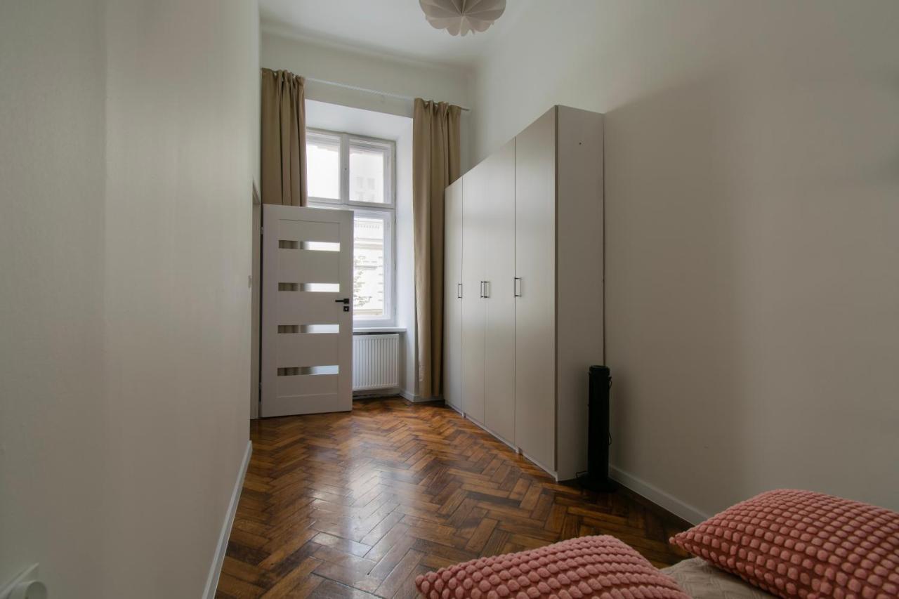 Apartments Studencka Street, Next To Planty Park Cracóvia Exterior foto